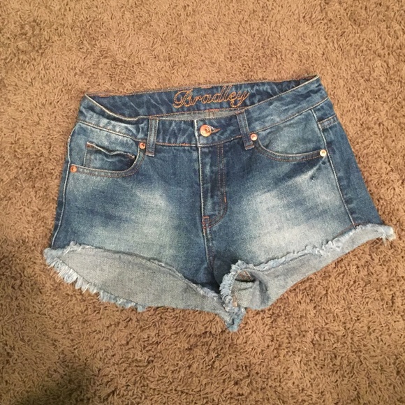 Mid-rise Denim Shorts - Picture 5 of 5